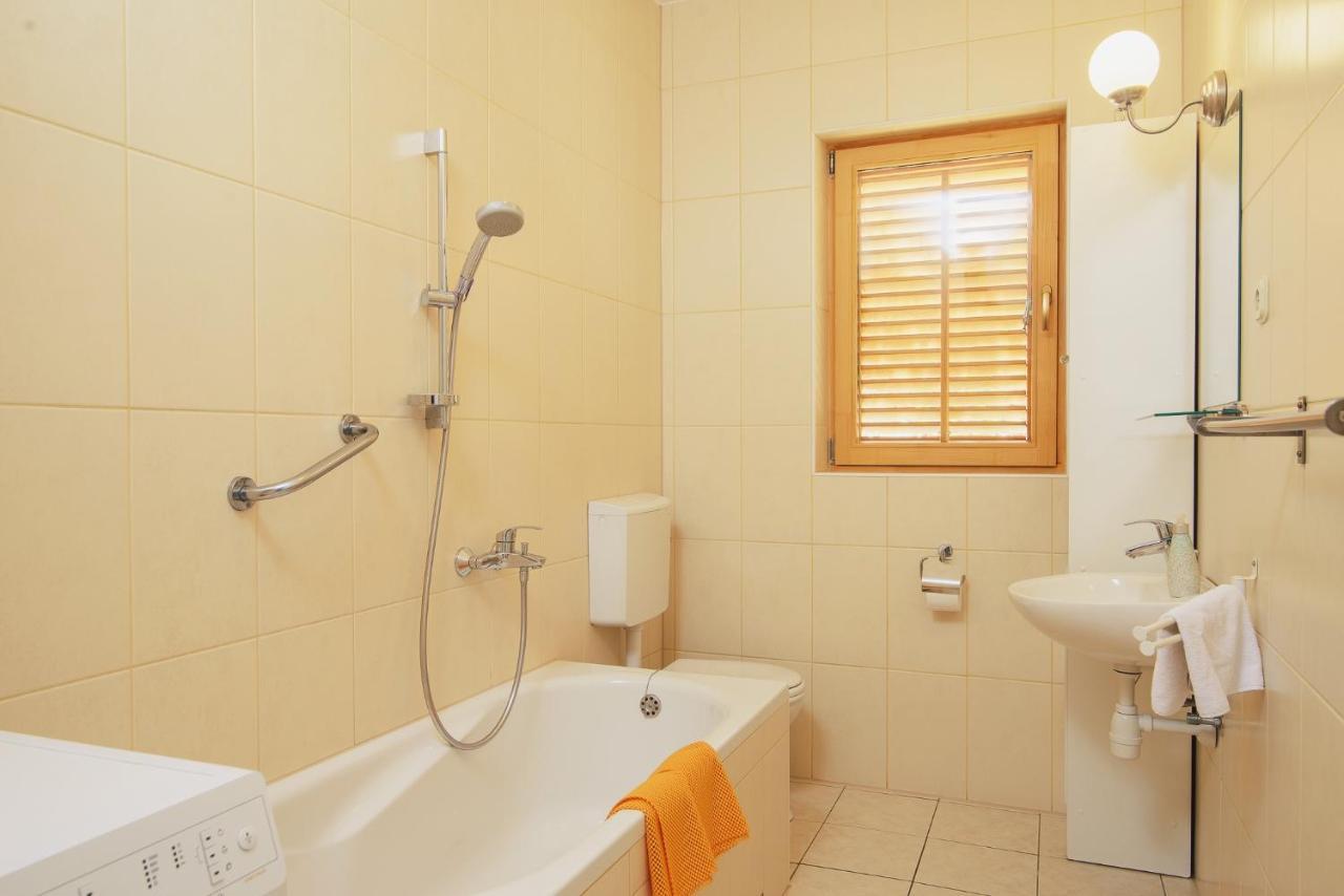Villa Bua - Beautiful Seafront Apartments Τρογκίρ Εξωτερικό φωτογραφία
