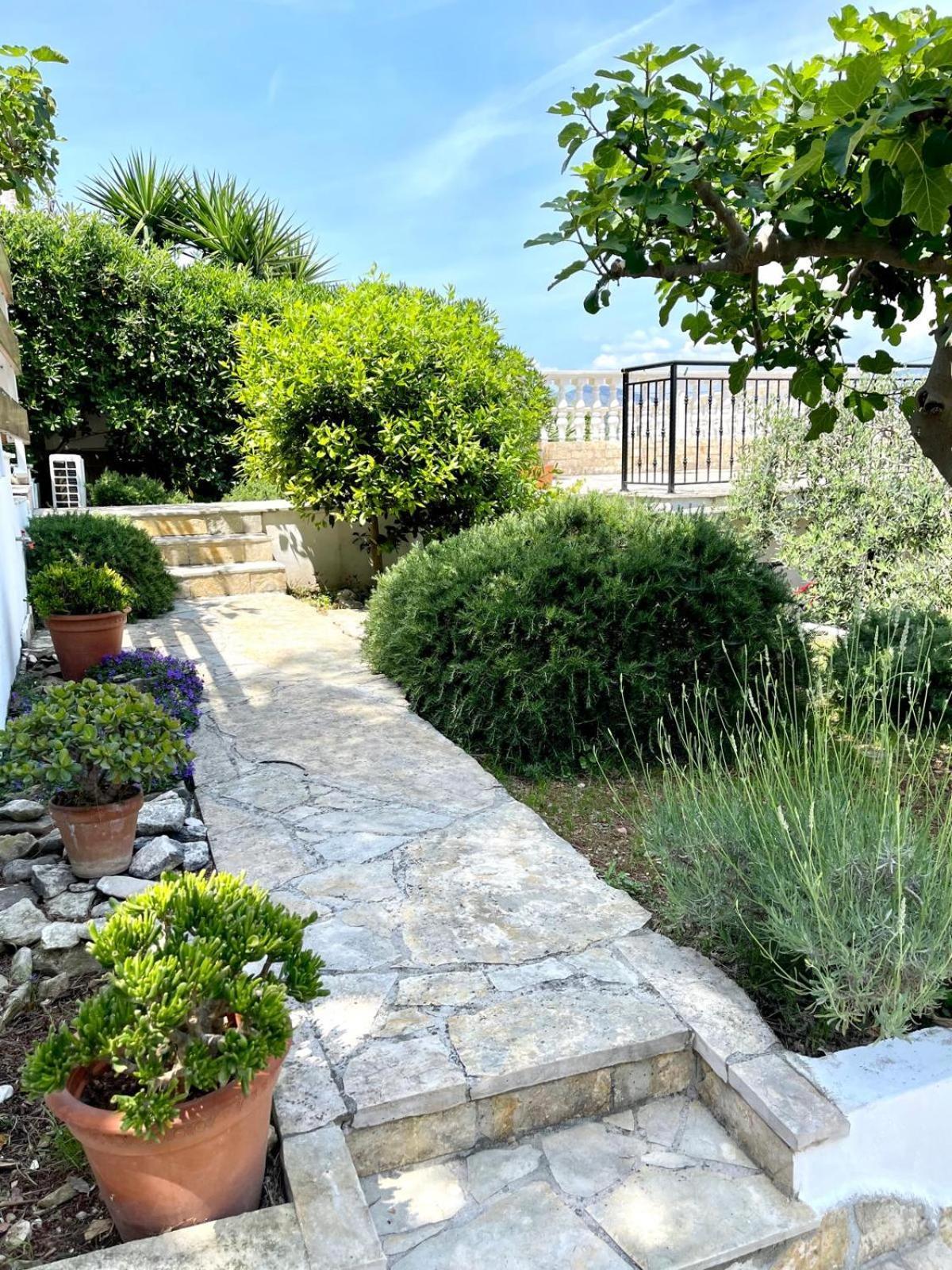 Villa Bua - Beautiful Seafront Apartments Τρογκίρ Εξωτερικό φωτογραφία